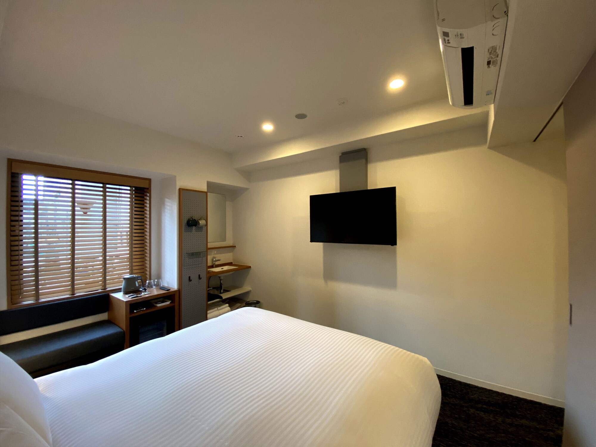Umedaholic Hotel