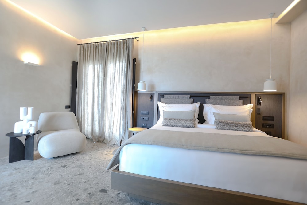 Aeonic Suites and Spa - Adults Only