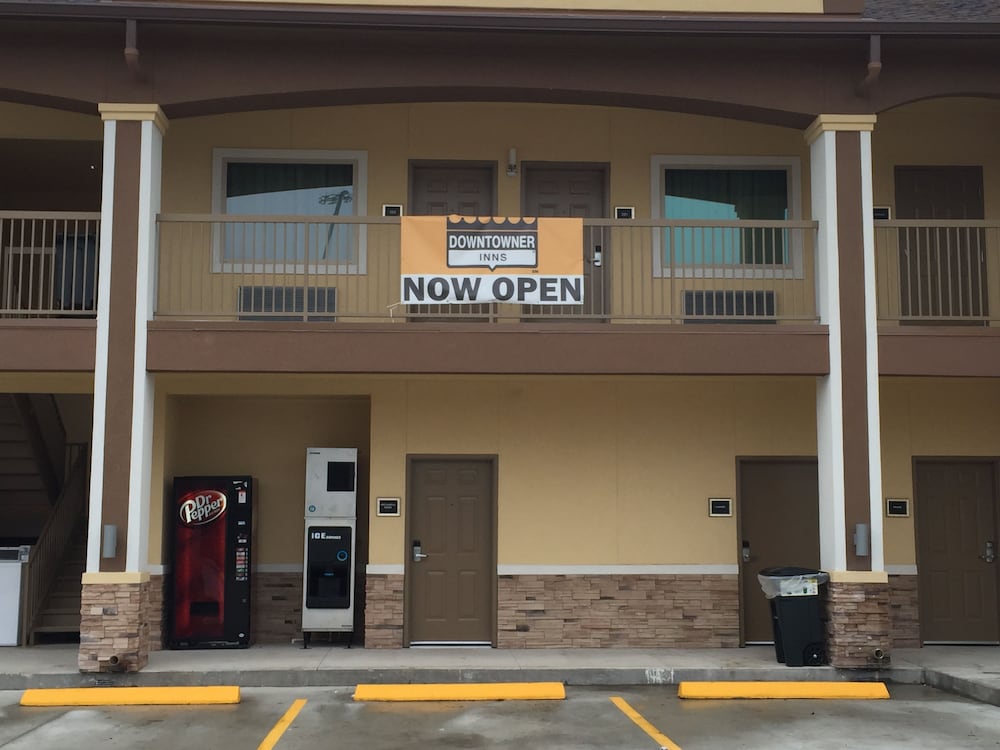 Downtowner Inns & Suites