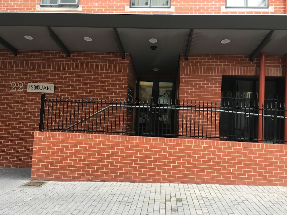 City Escape 3BD in Adelaides East End 6