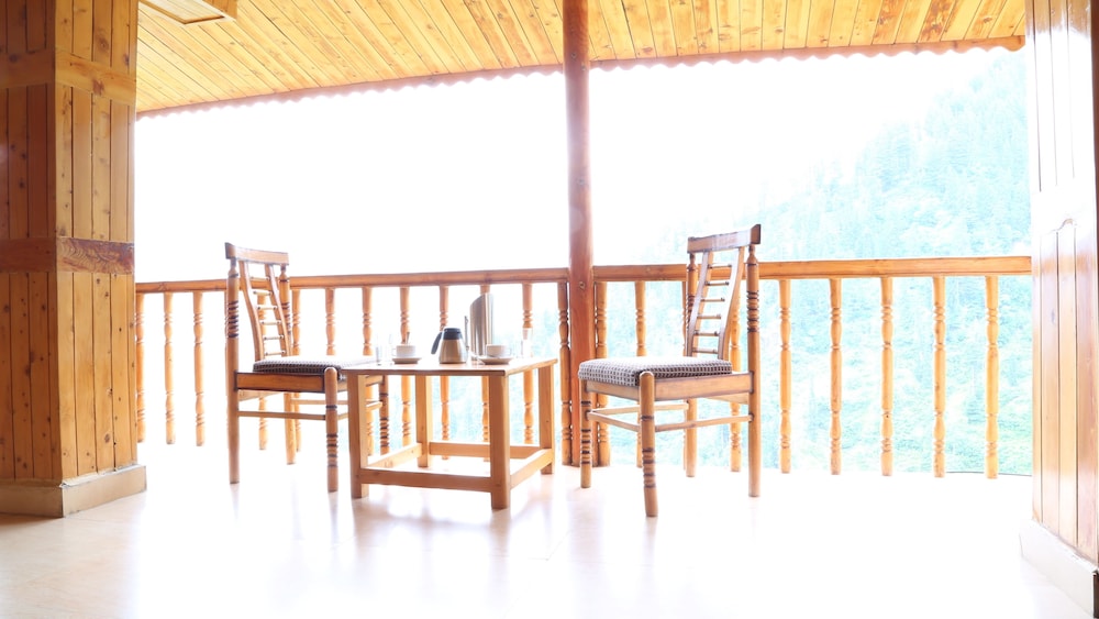 Kanyal Height Cottages