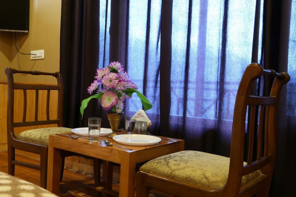 Kanyal Height Cottages