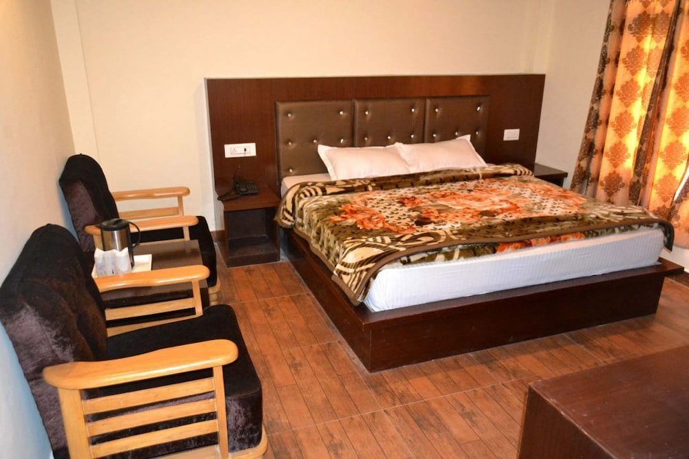 Hotel Tridev Manali