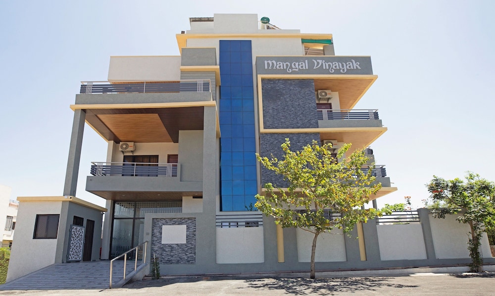 Grand Vinayak