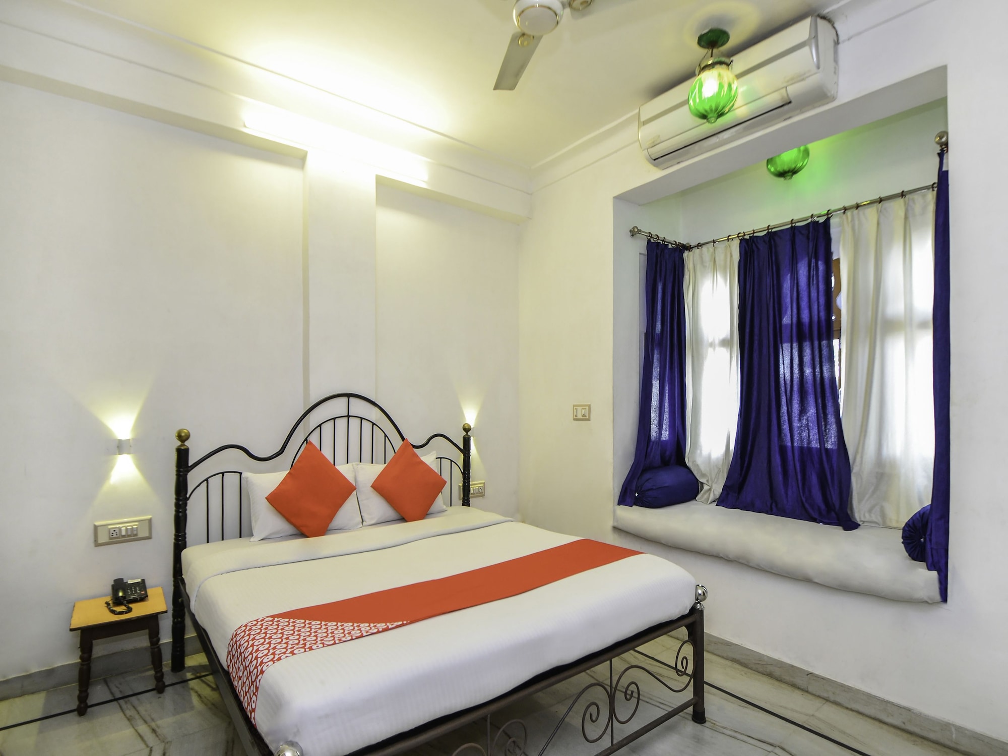OYO 156 Hotel Lake Haveli