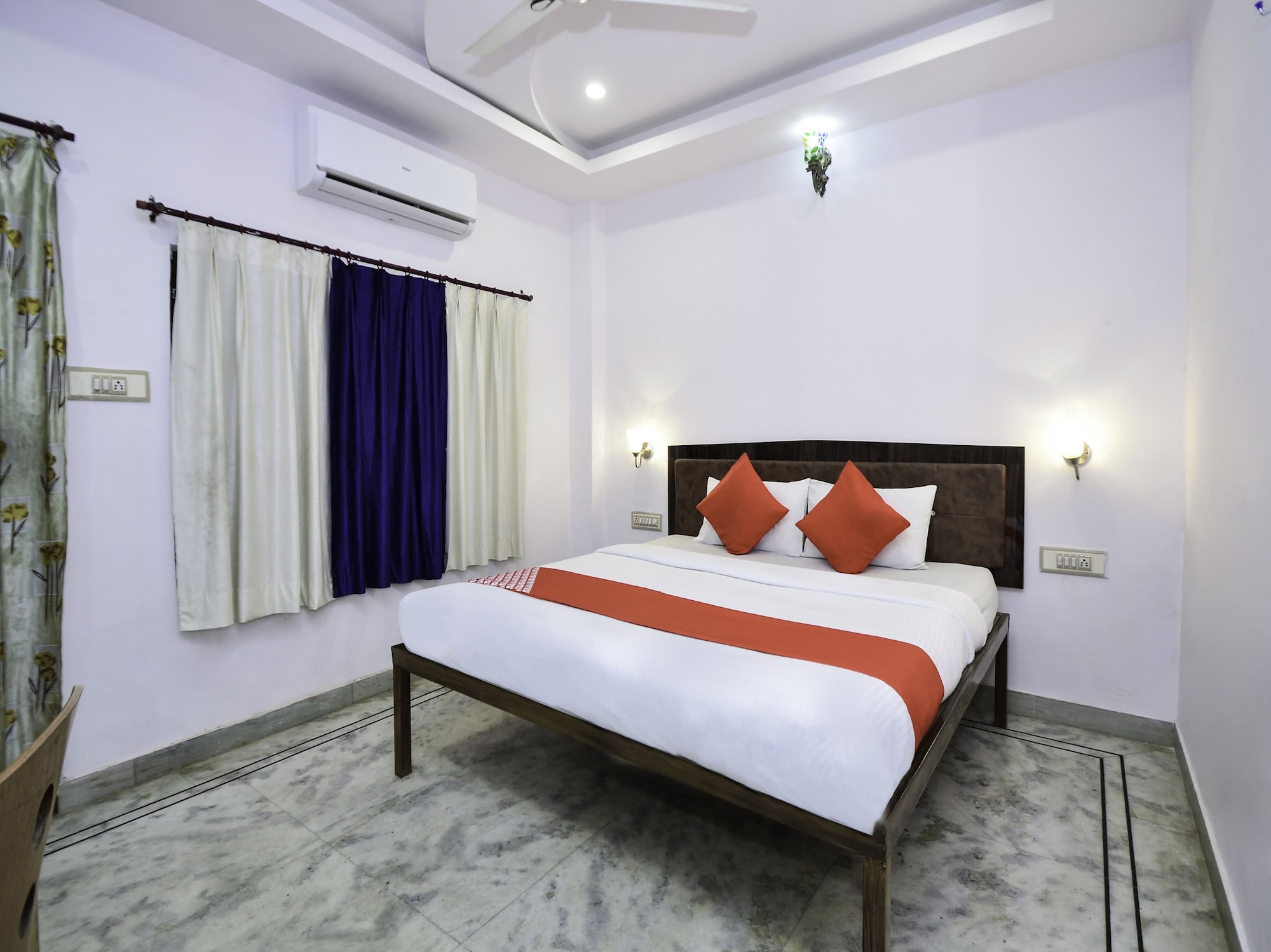 OYO 156 Hotel Lake Haveli