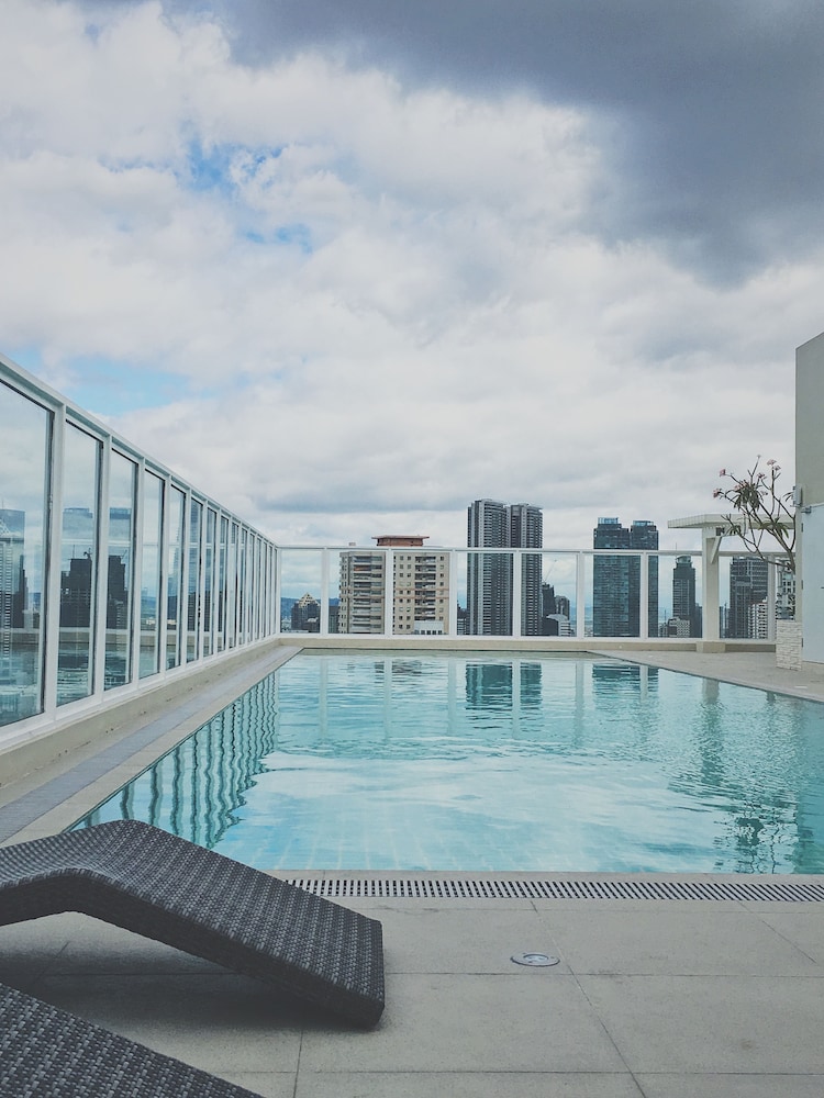 Vista Shaw by Charles