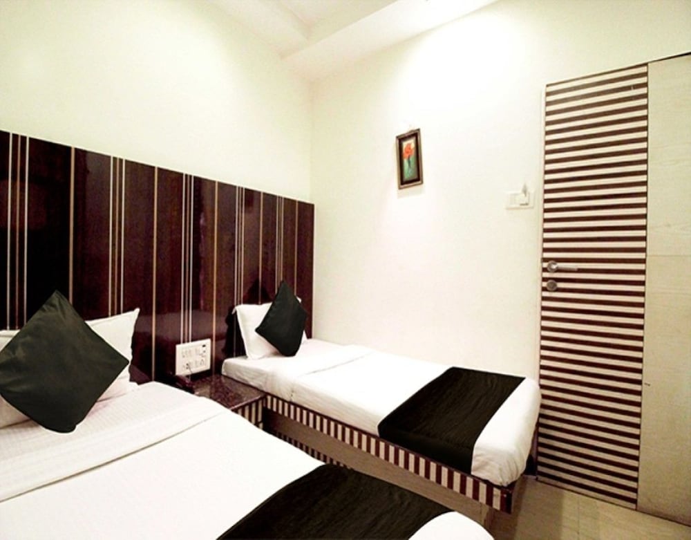 Room Maangta 122 - Andheri East