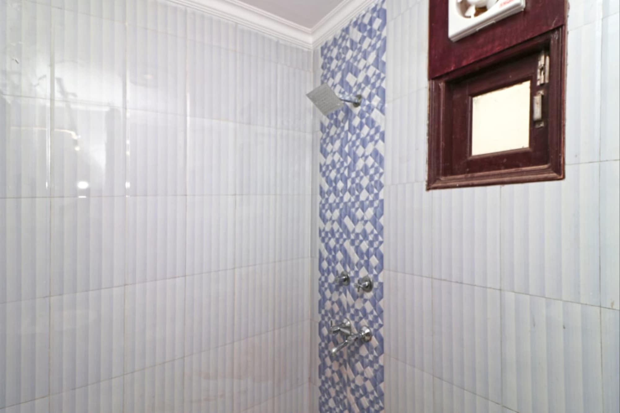 Side Image 1