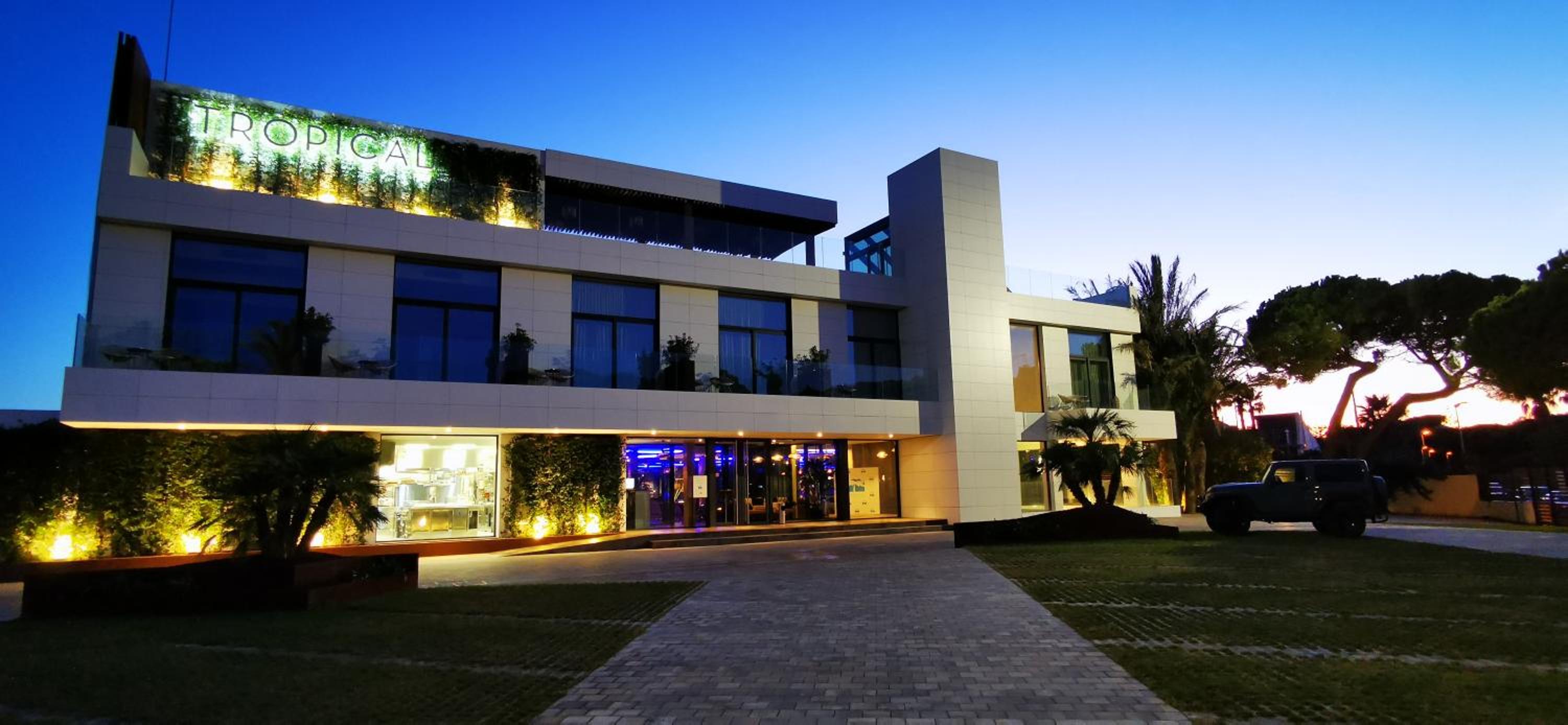 Hotel Tropical Gava Mar