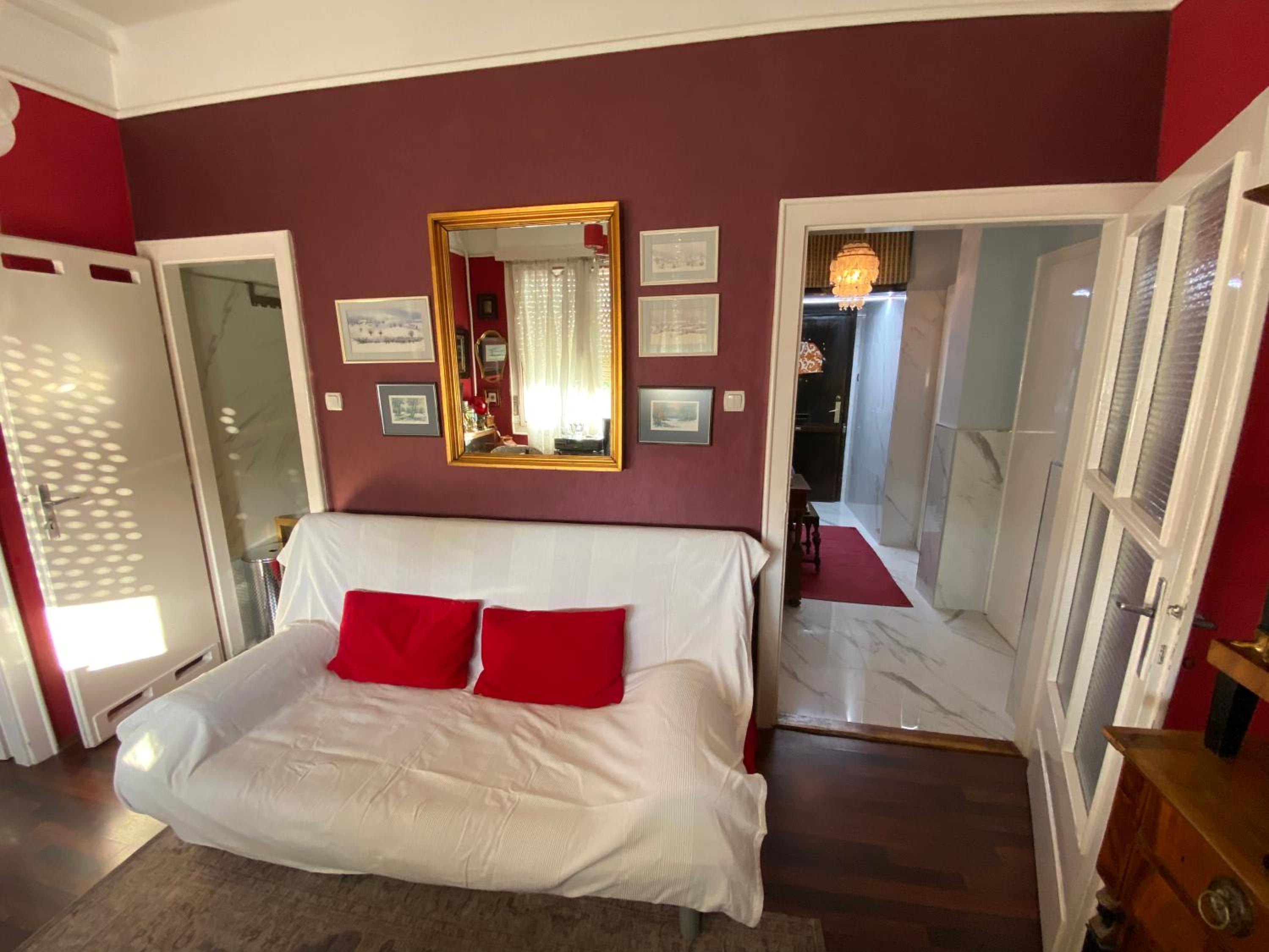 Lonyay Street Apartment