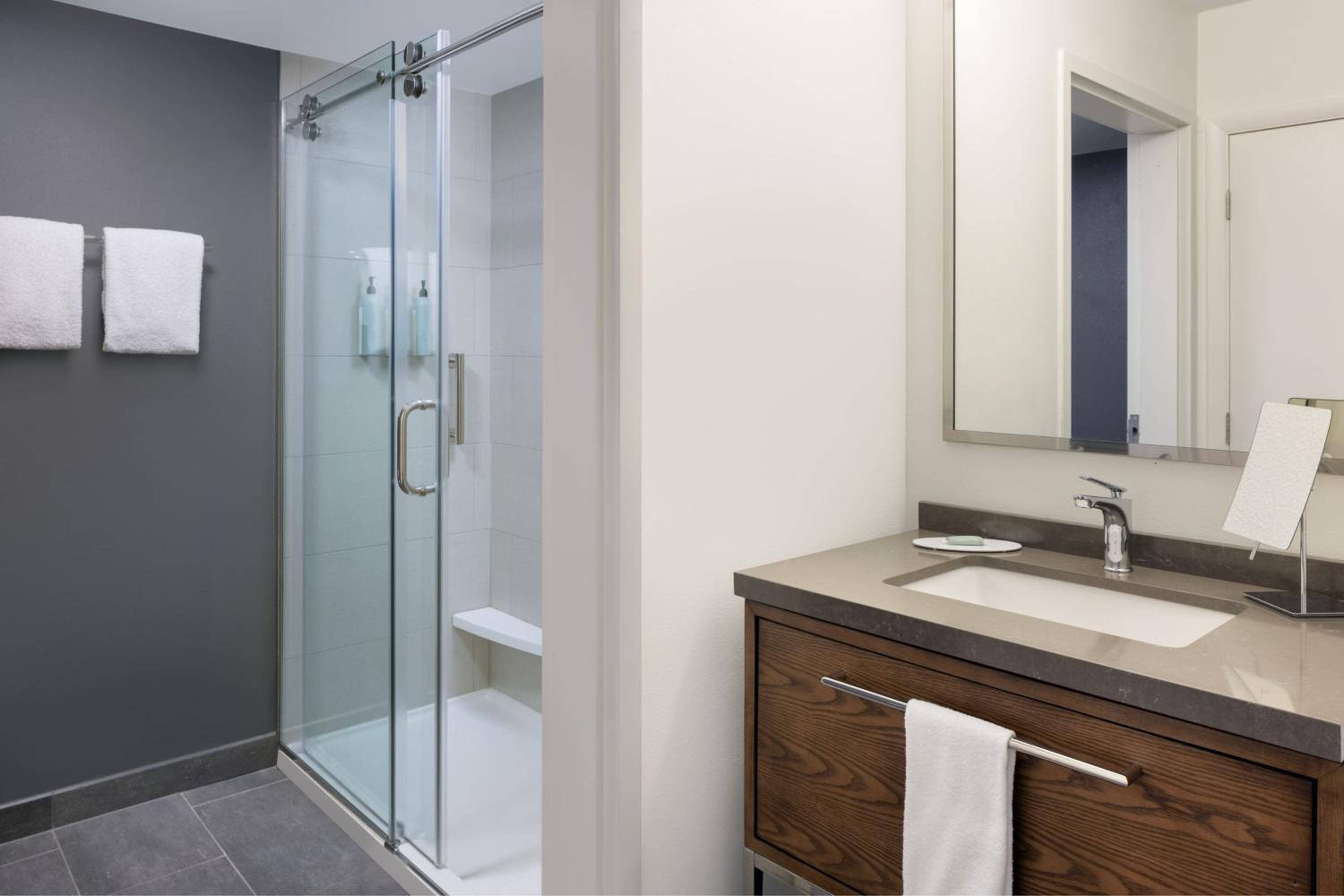 Hotel Courtyard By Marriott Edison Woodbridge, USA, Edison. Großes 2