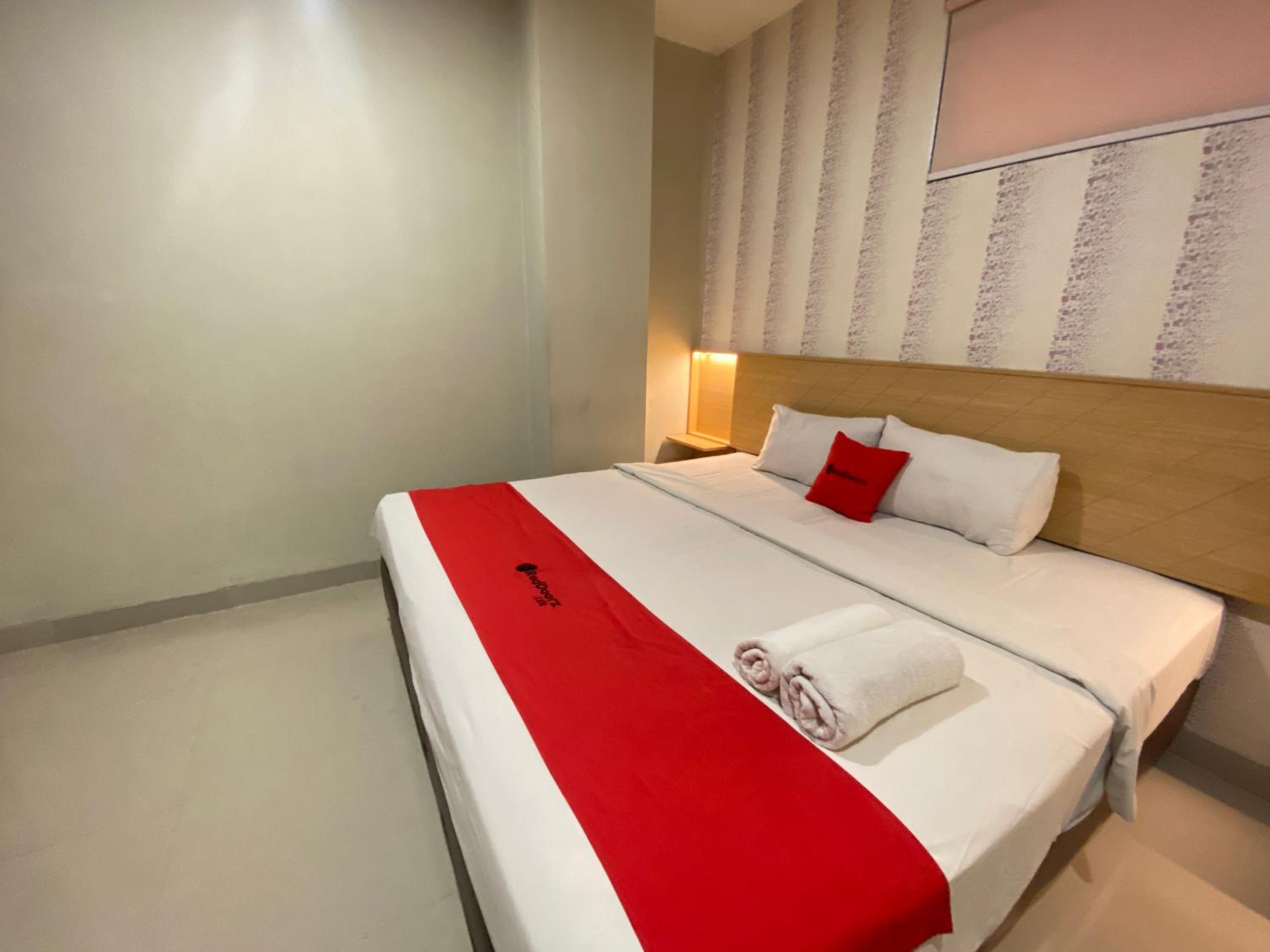 RedDoorz Plus @ Karapitan Street