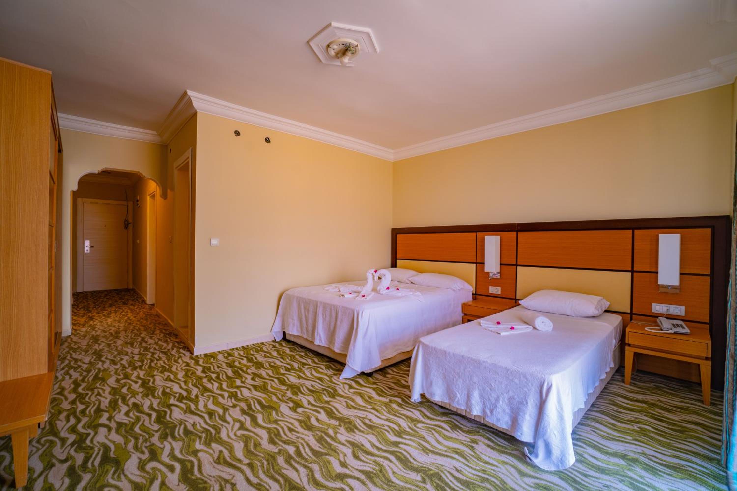 Prenses Sealine Beach Hotel
