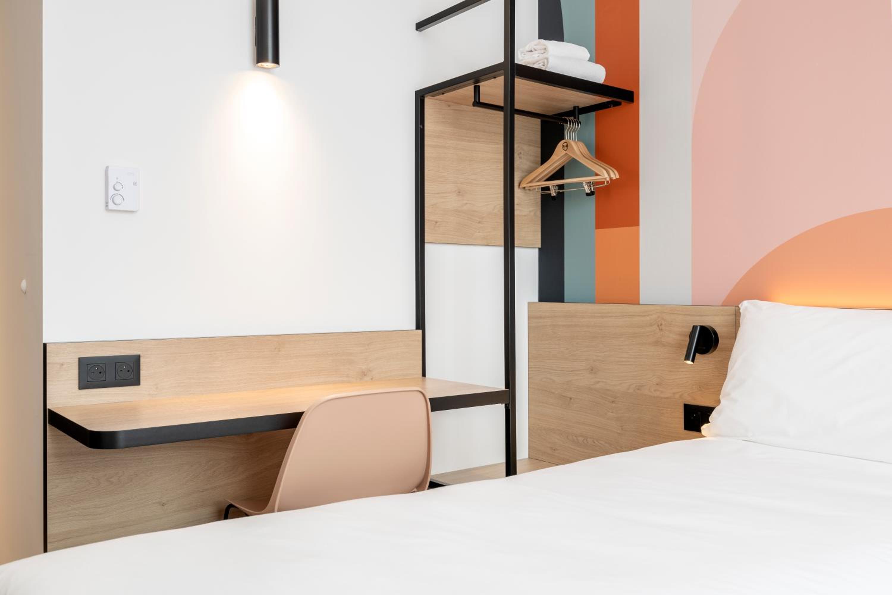 Hotel B&B HOTEL Namur, Belgien, Namur. Großes 1