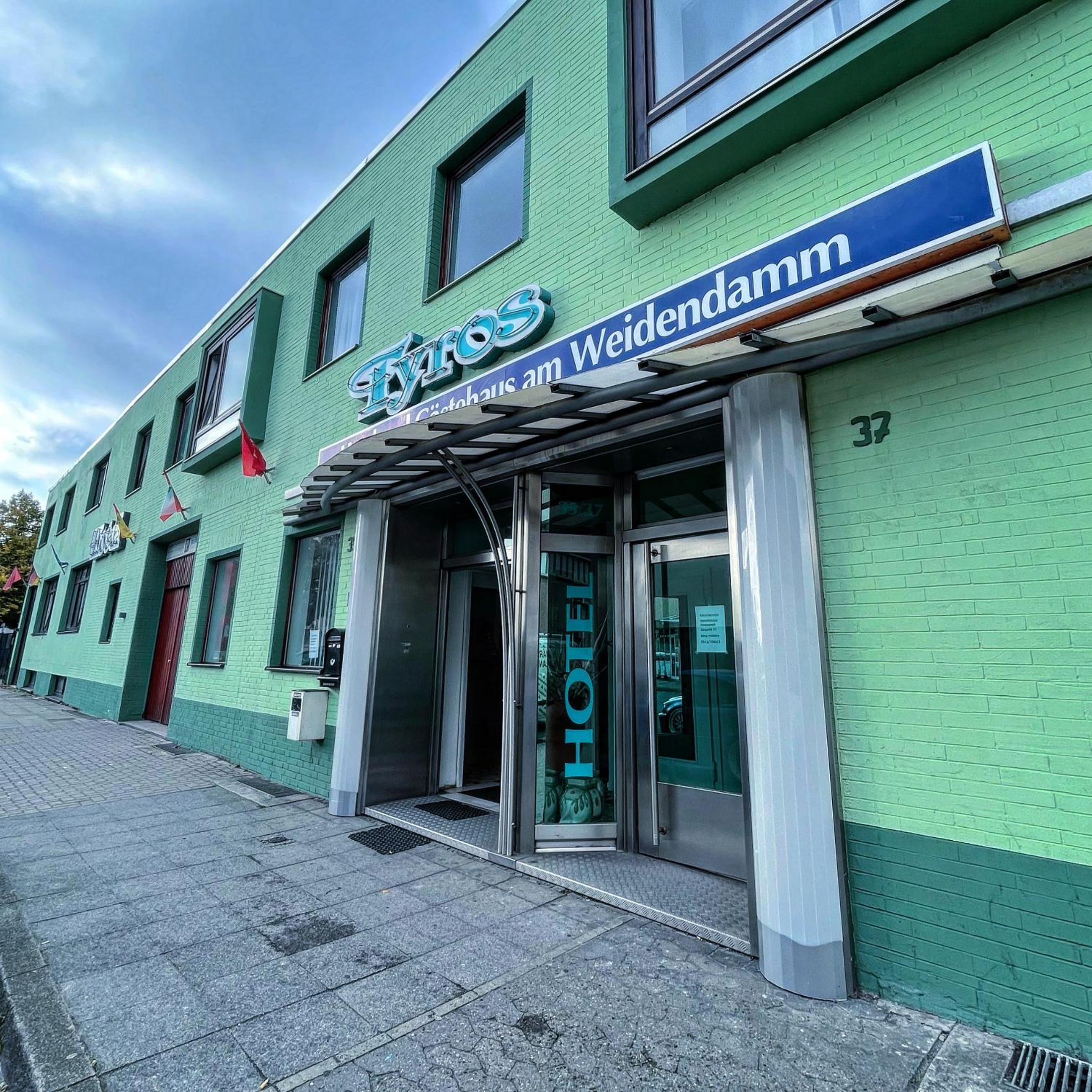 Hotel Tyros am Weidendamm