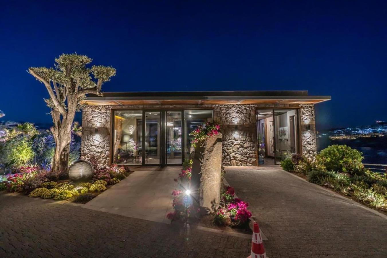 Root Redrock Yalikavak