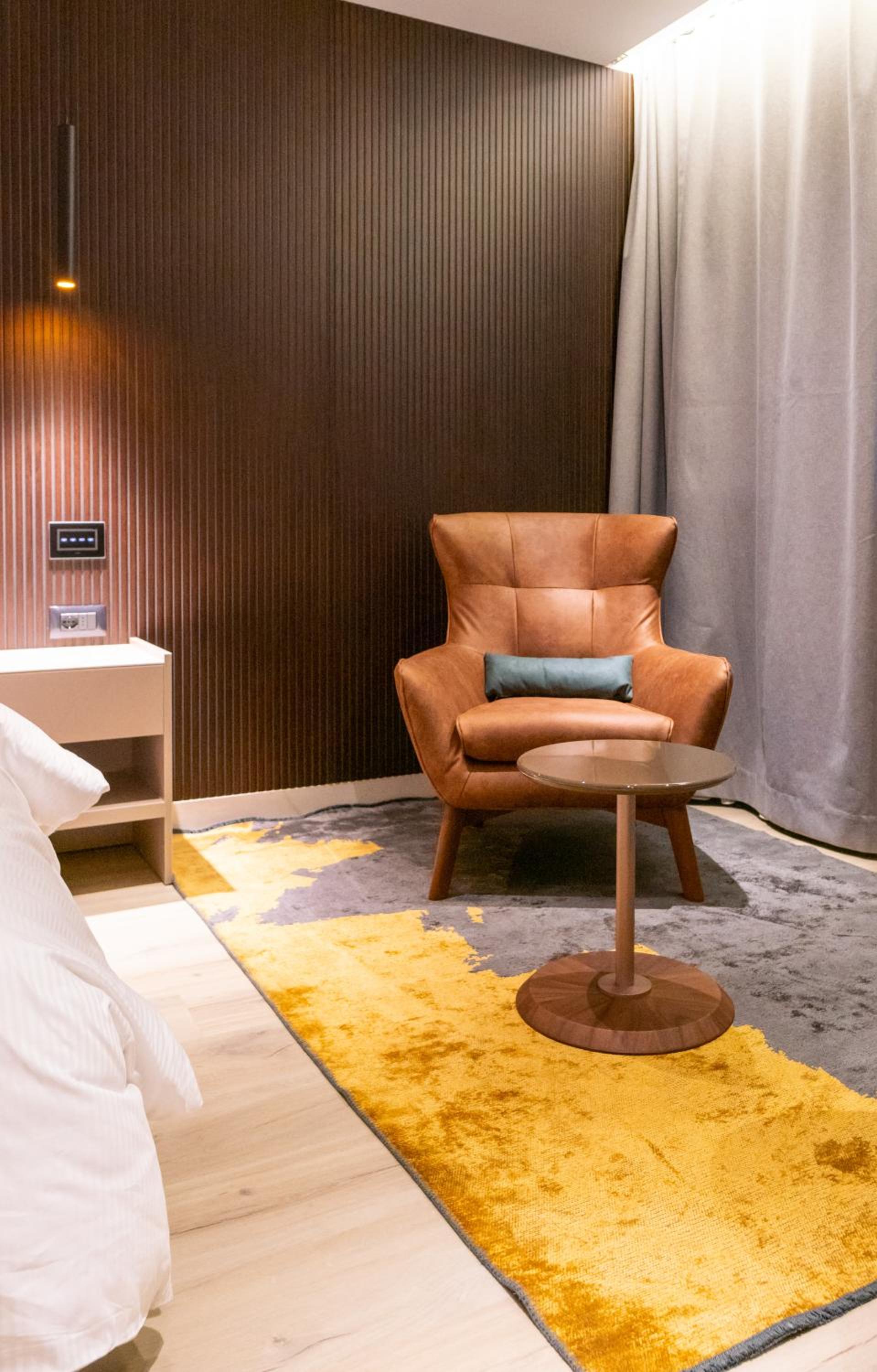 Hotel Emery Hotel Pristina, Kosovo, Pristina. Großes 76