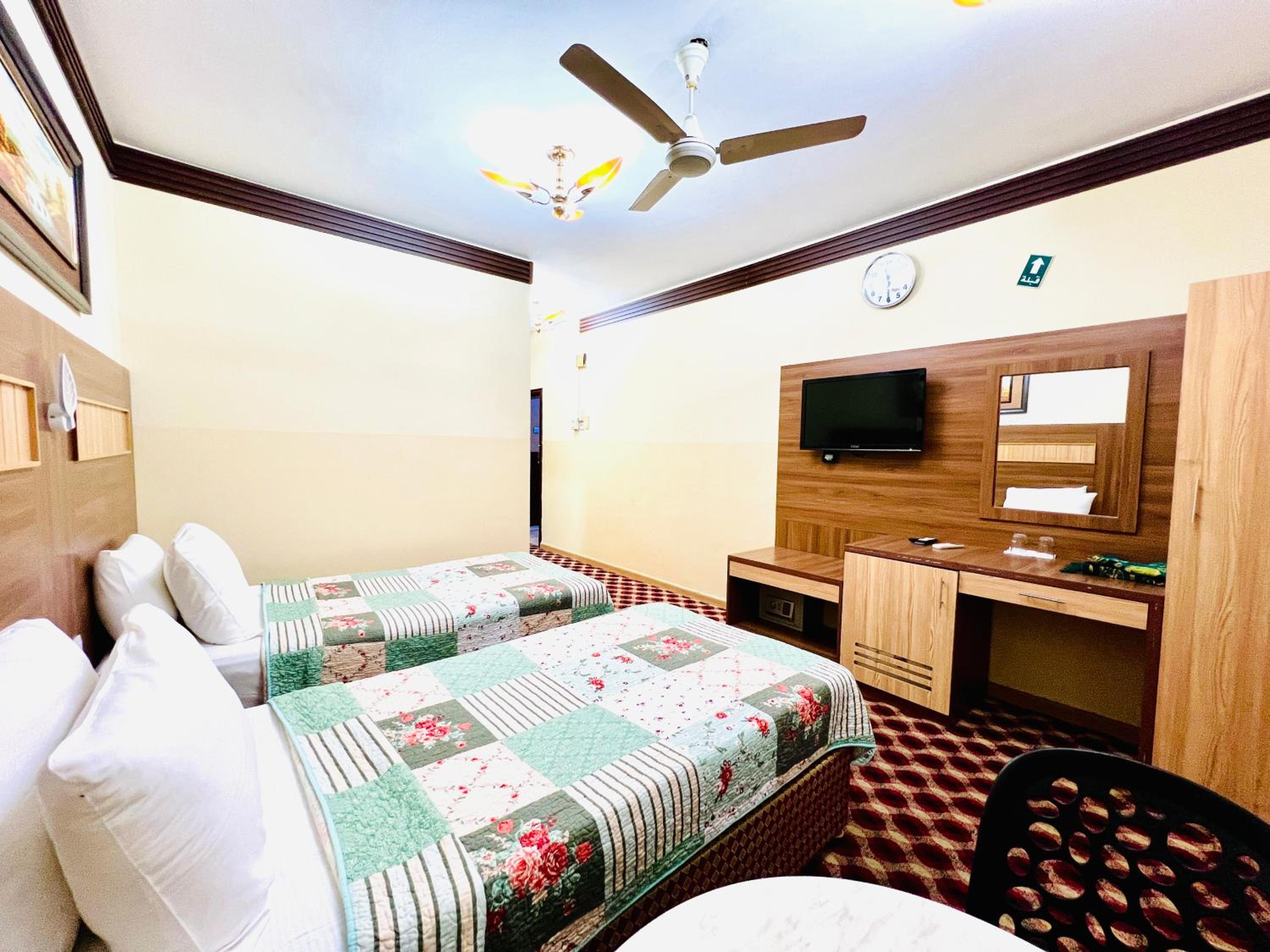 Al Ahrar Hotel