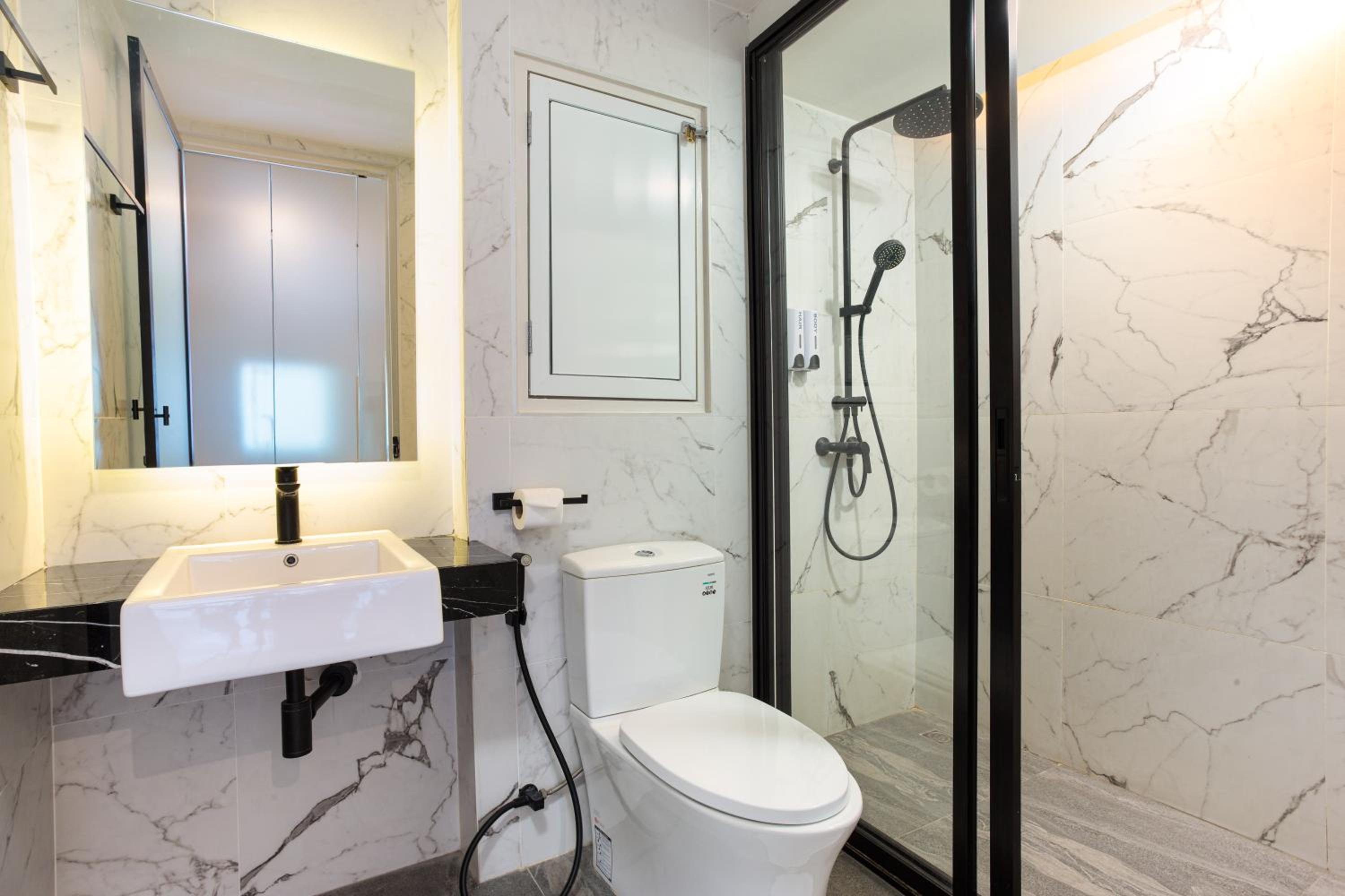 BOOK Design HOTEL -SHA Extra Plus