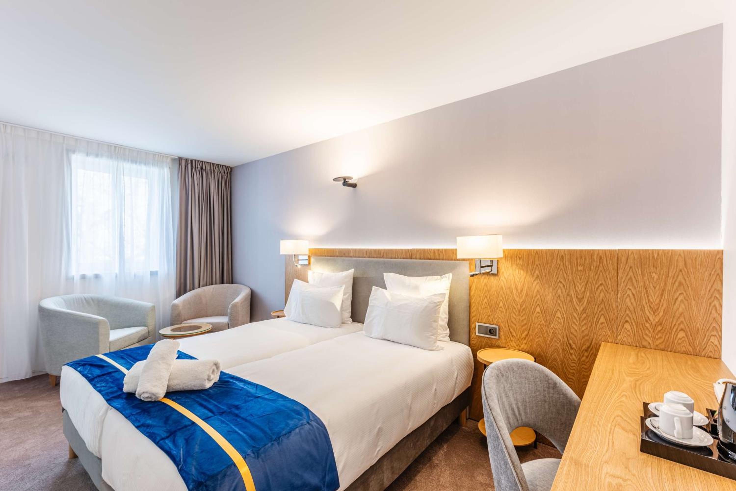 Brit Hotel Privilege Paris Rosny-sous-Bois