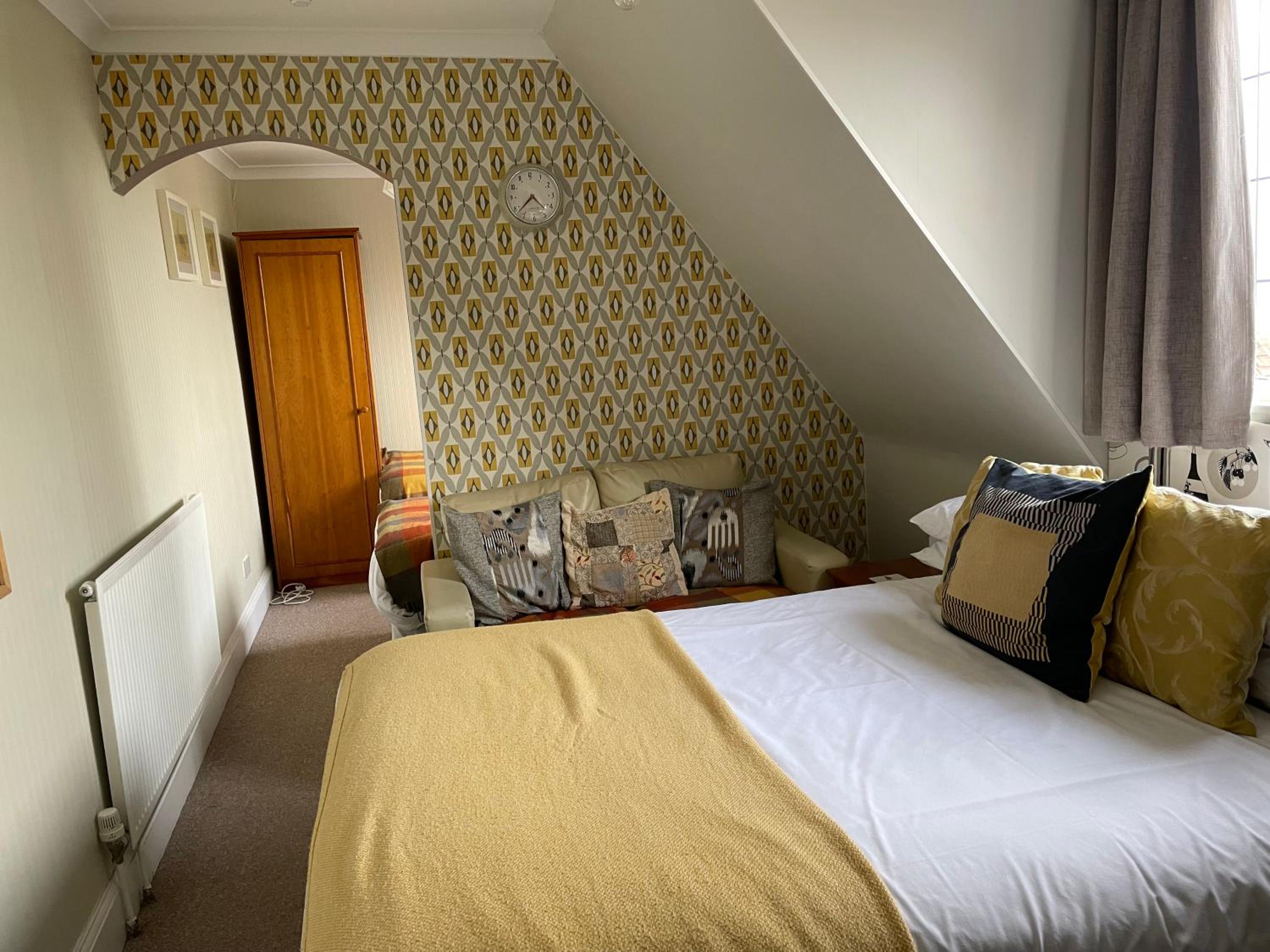 Knights Court Hotel