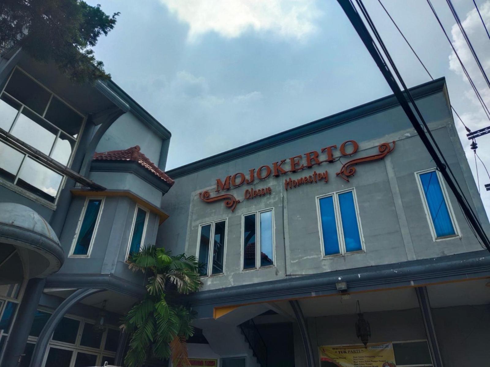 OYO 1239 Mojokerto Classic Homestay