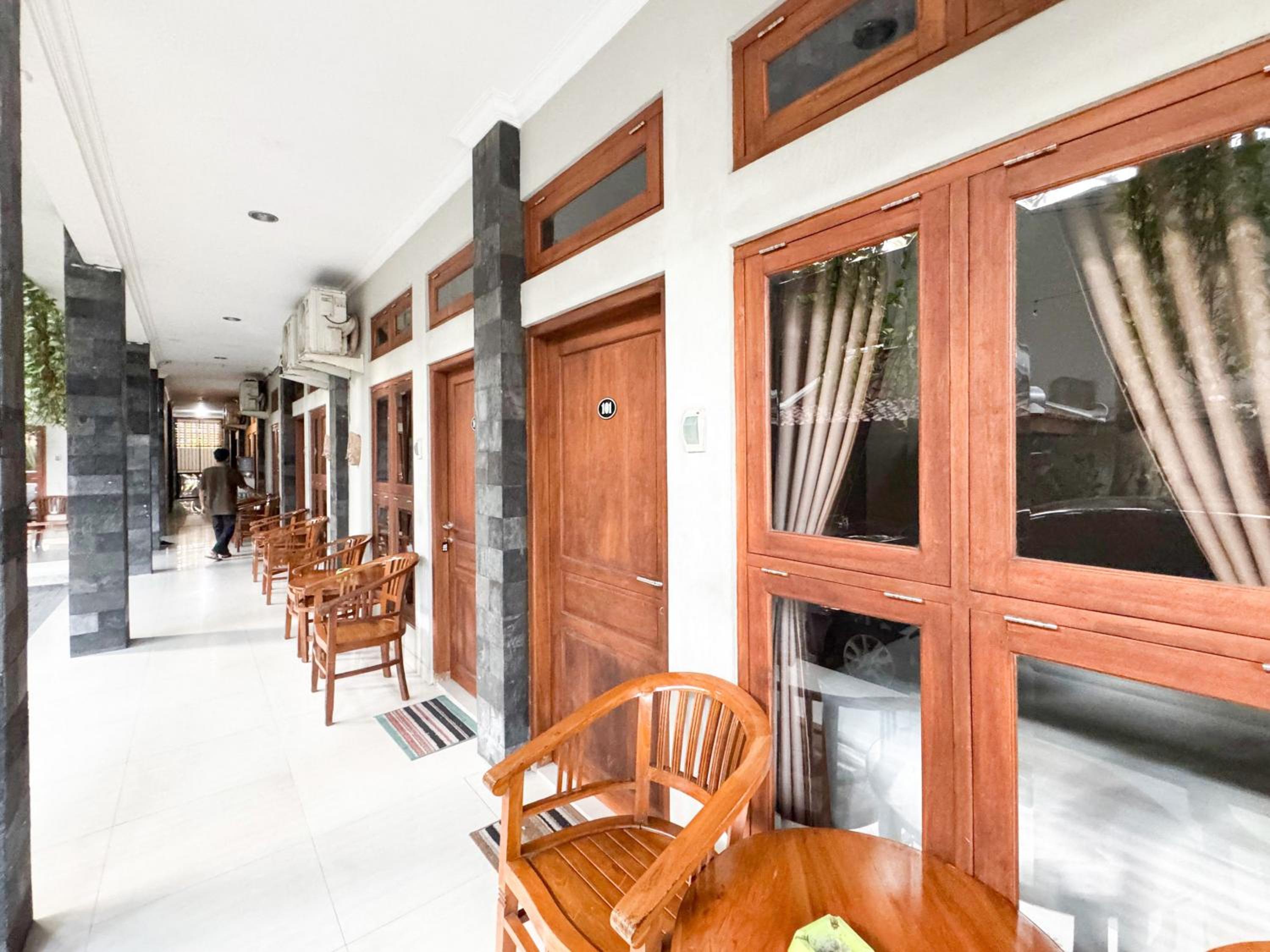 OYO 594 Joglo Manggisan Syariah