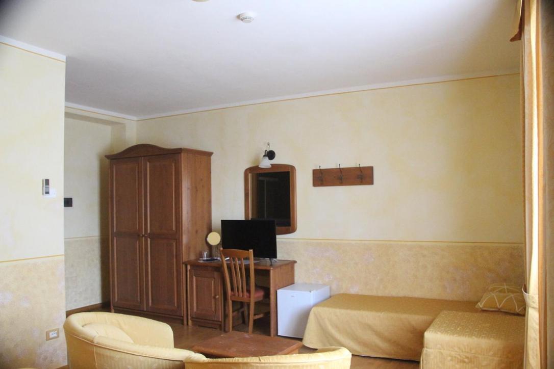 Hotel Albergo Sole, Italien, San Zeno di Montagna. Großes 92