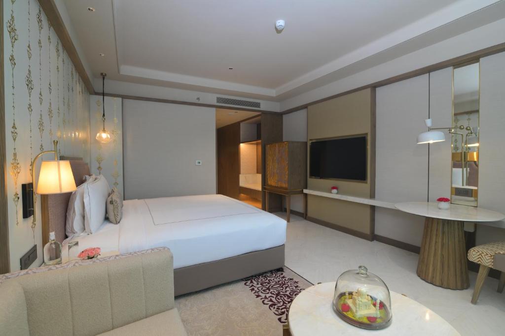 DOUBLE LUXURY