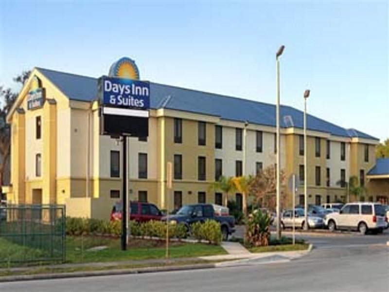 Days Inn and Suites Lakeland in Lakeland!