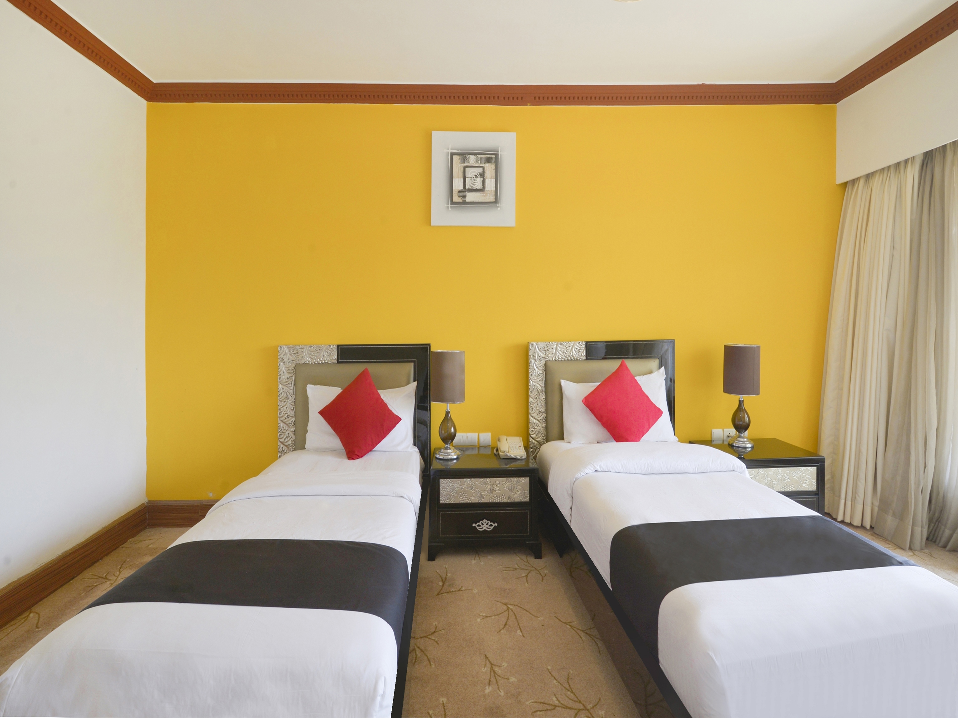 Capital O 44162 Royal Palms Hotel - Rose Collection
