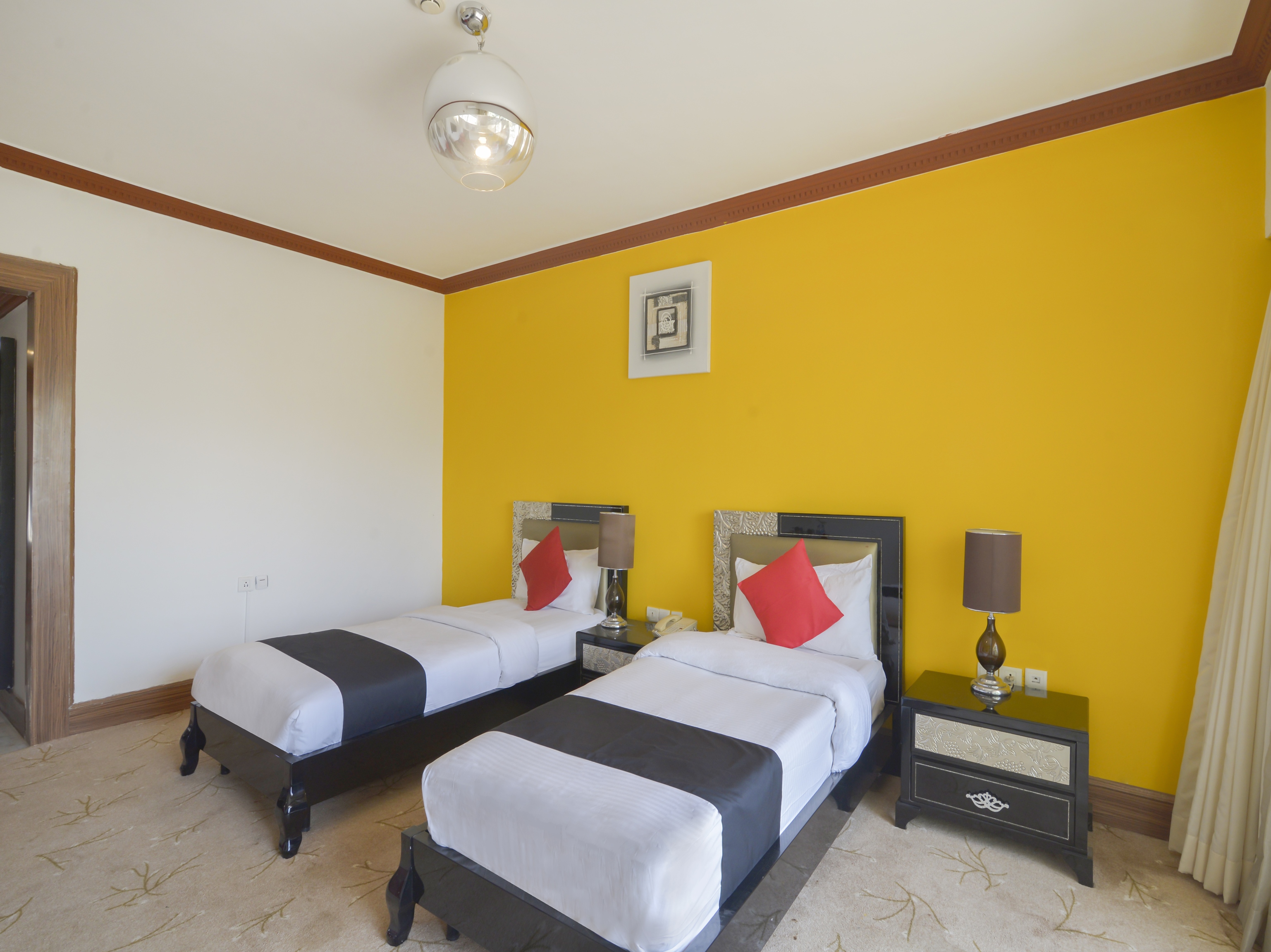 Capital O 44162 Royal Palms Hotel - Rose Collection