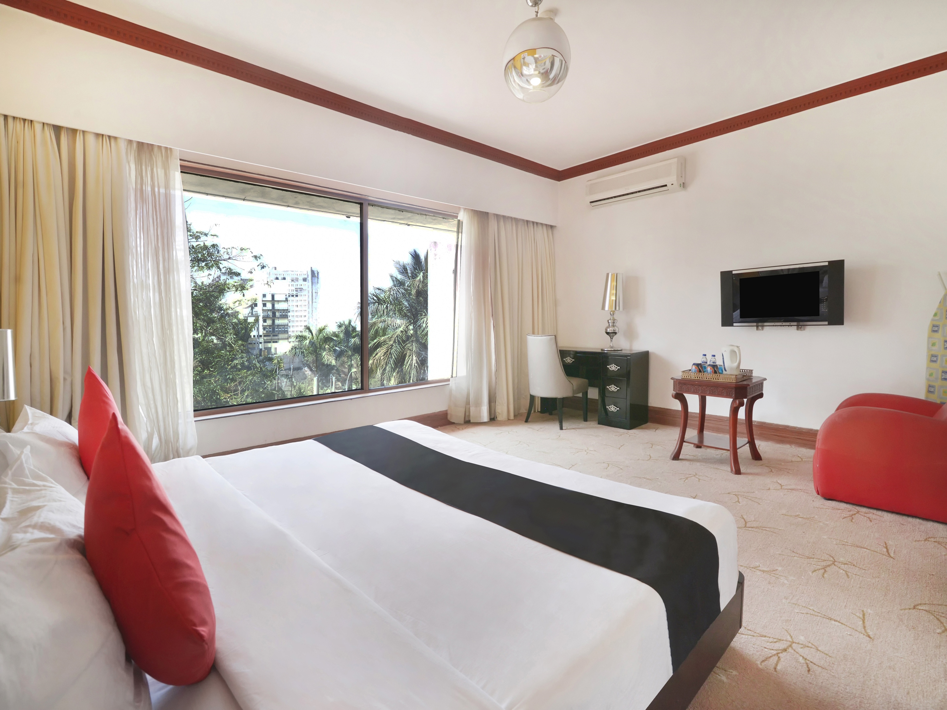 Capital O 44162 Royal Palms Hotel - Rose Collection