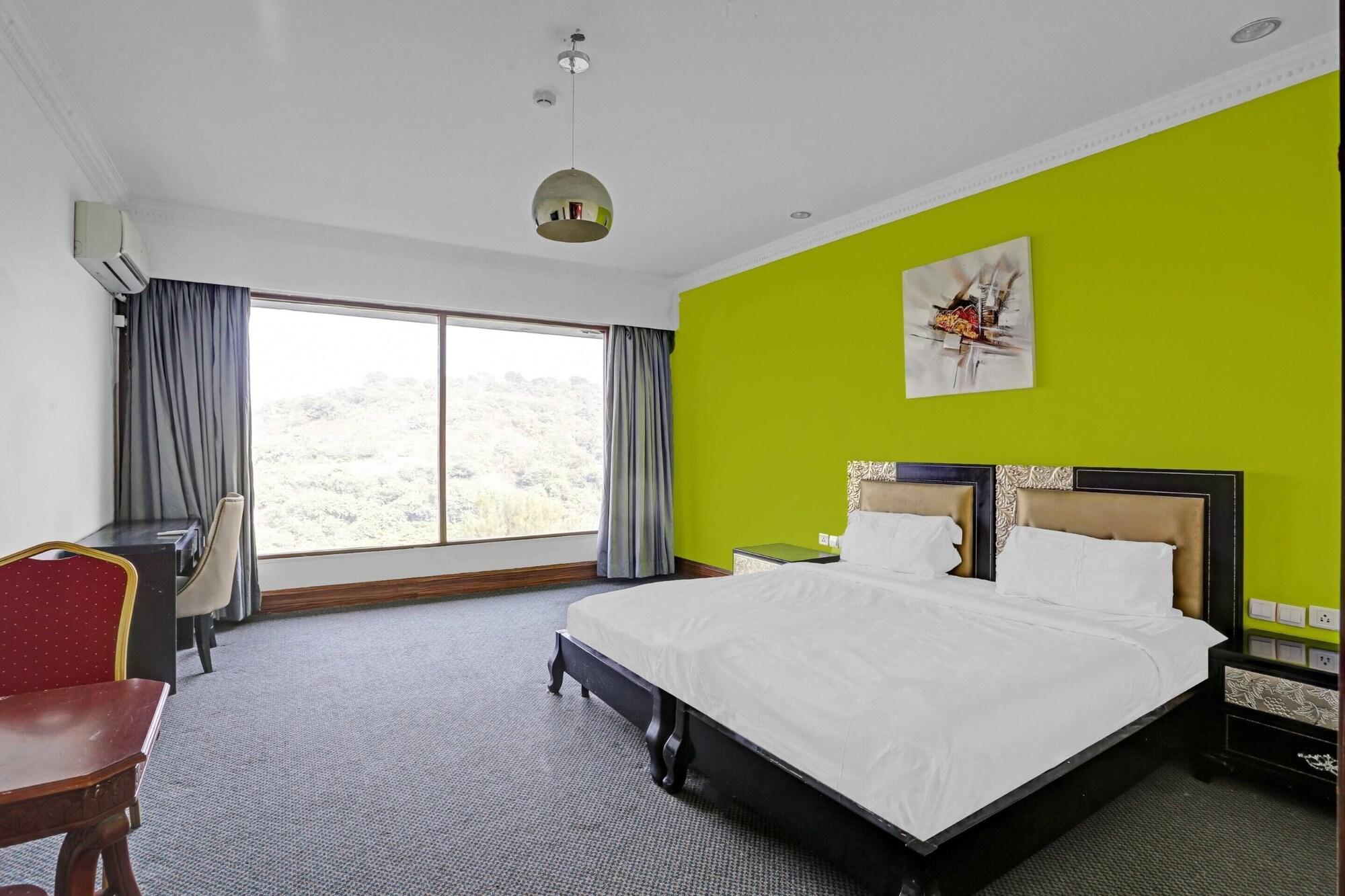 Capital O 44162 Royal Palms Hotel - Rose Collection
