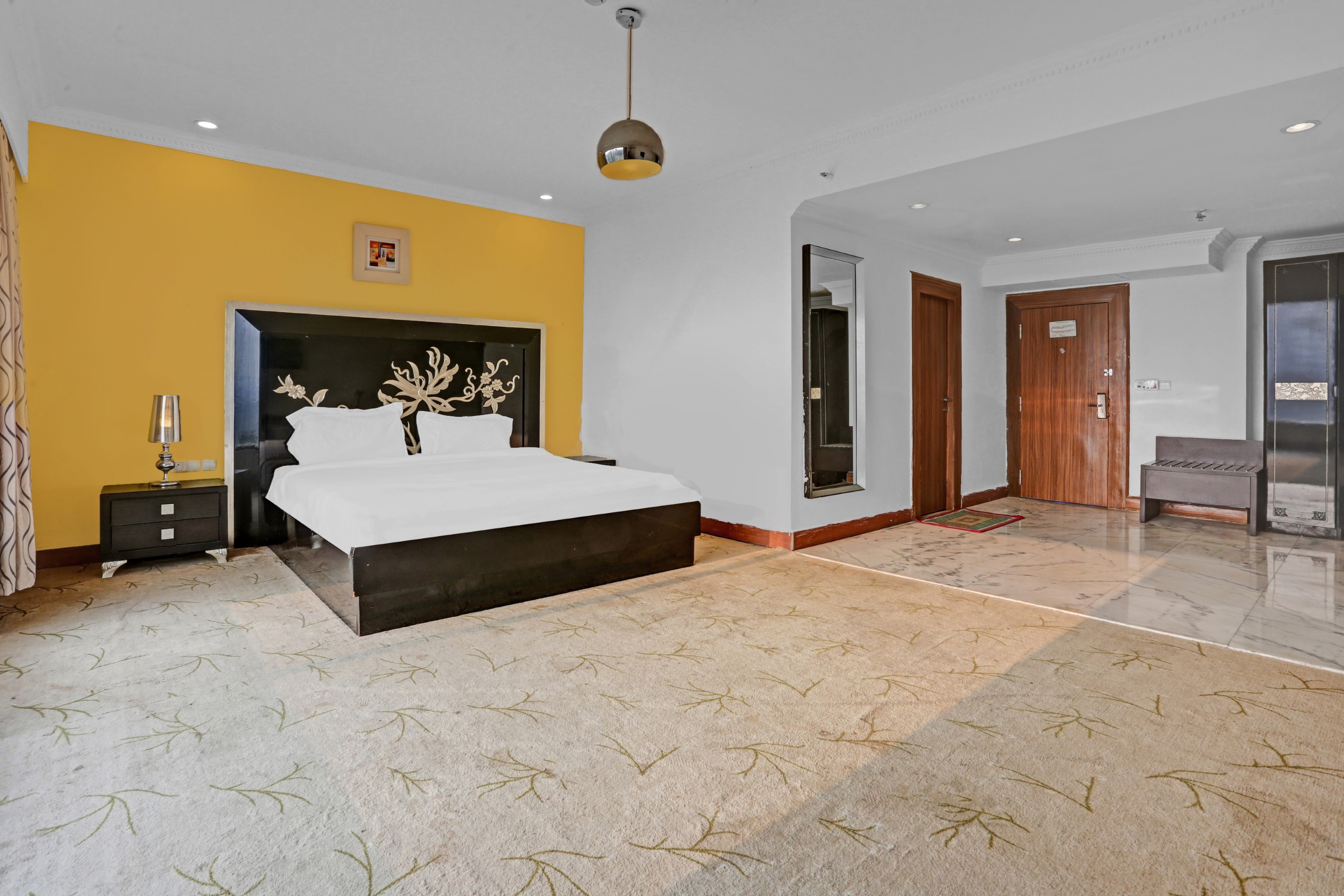 Capital O 44162 Royal Palms Hotel - Rose Collection
