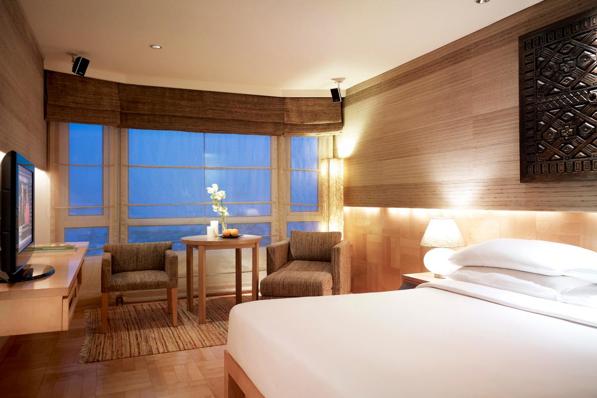 SUPERIOR, KING BED, CITY VIEW