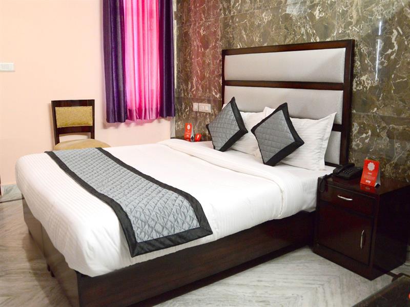 OYO 12849 Hotel Akshay