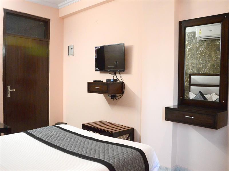 OYO 12849 Hotel Akshay