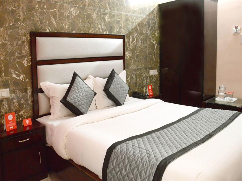 OYO 12849 Hotel Akshay