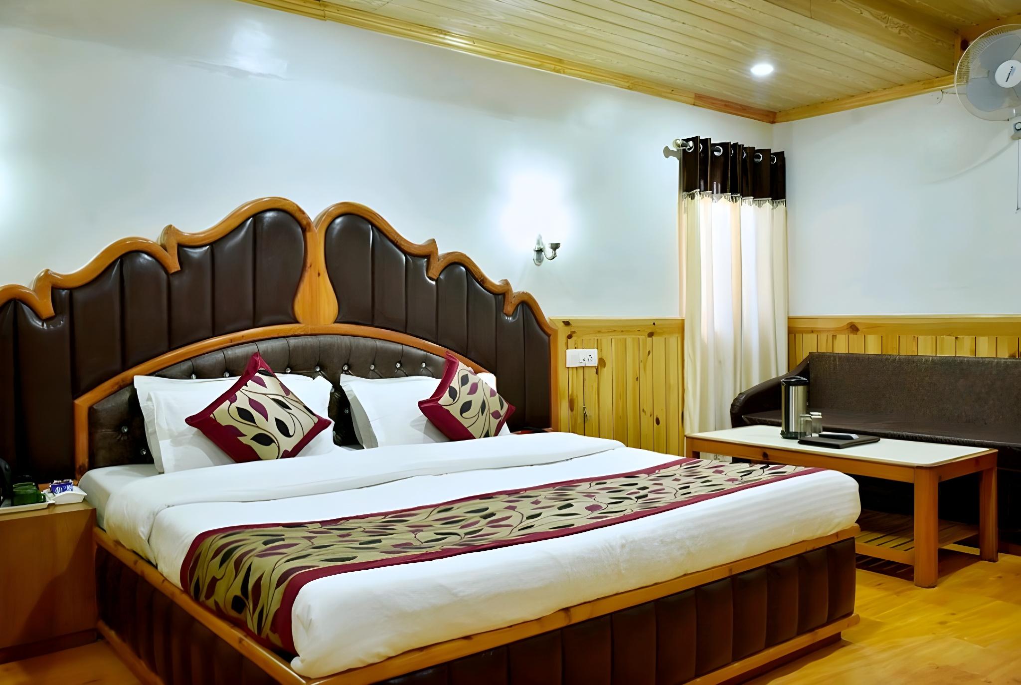 SUPER, DELUXE, DOUBLE BED