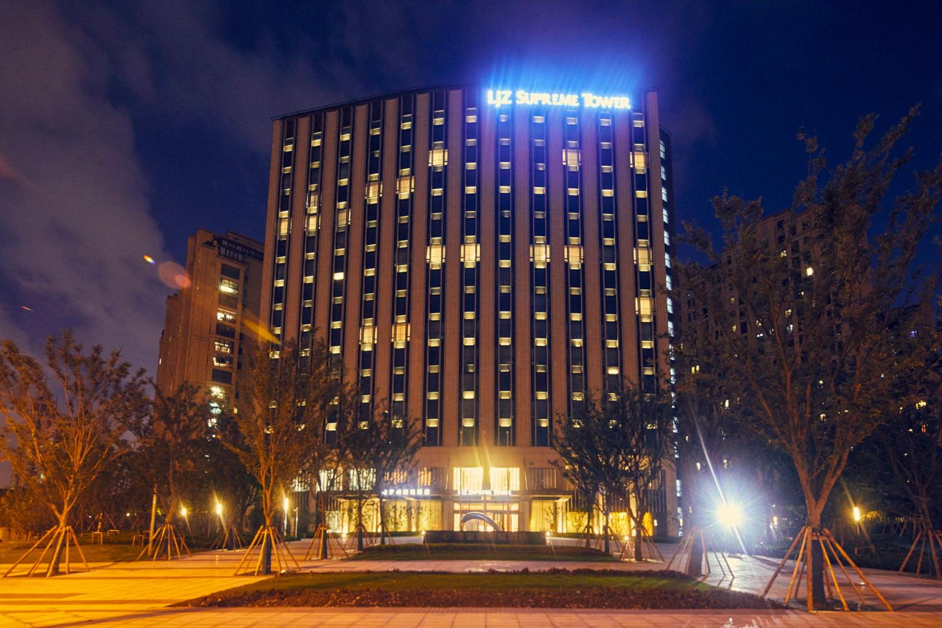 LJZ Supreme Tower Hotel