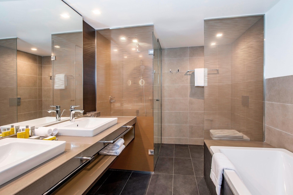 Hotel Sheraton Grand Tbilisi Metechi Palace, Georgien, Tiflis. Großes 350