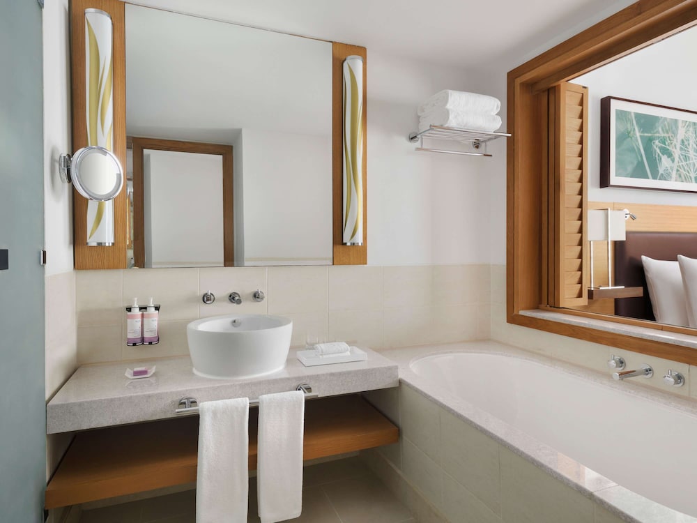 Hotel Movenpick Hotel Jumeirah Beach, Vereinigte Arabische Emirate, Dubai. Großes 358