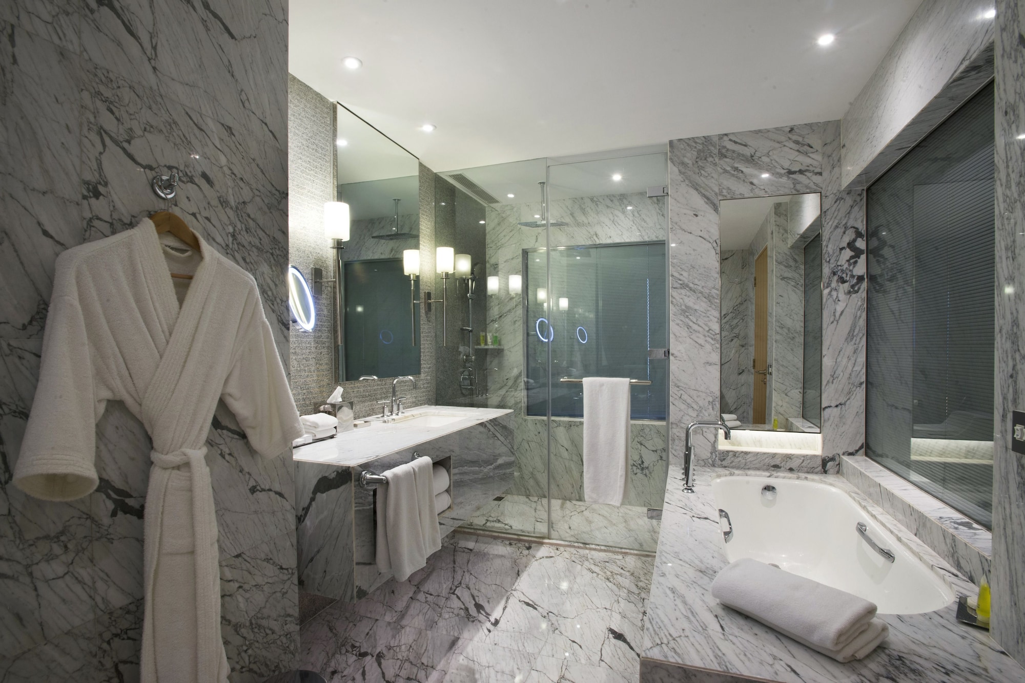 Suite - Regency