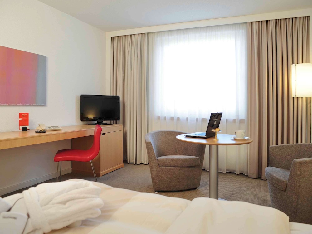 Hotel Novotel Dusseldorf City West, Deutschland, Düsseldorf. Großes 290