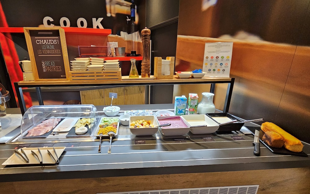 Hotel ibis Geneve Aeroport, Schweiz, Genf. Großes 216