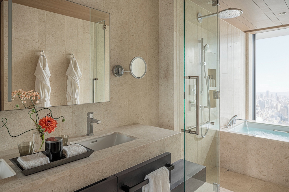 Four Seasons Hotel Osaka