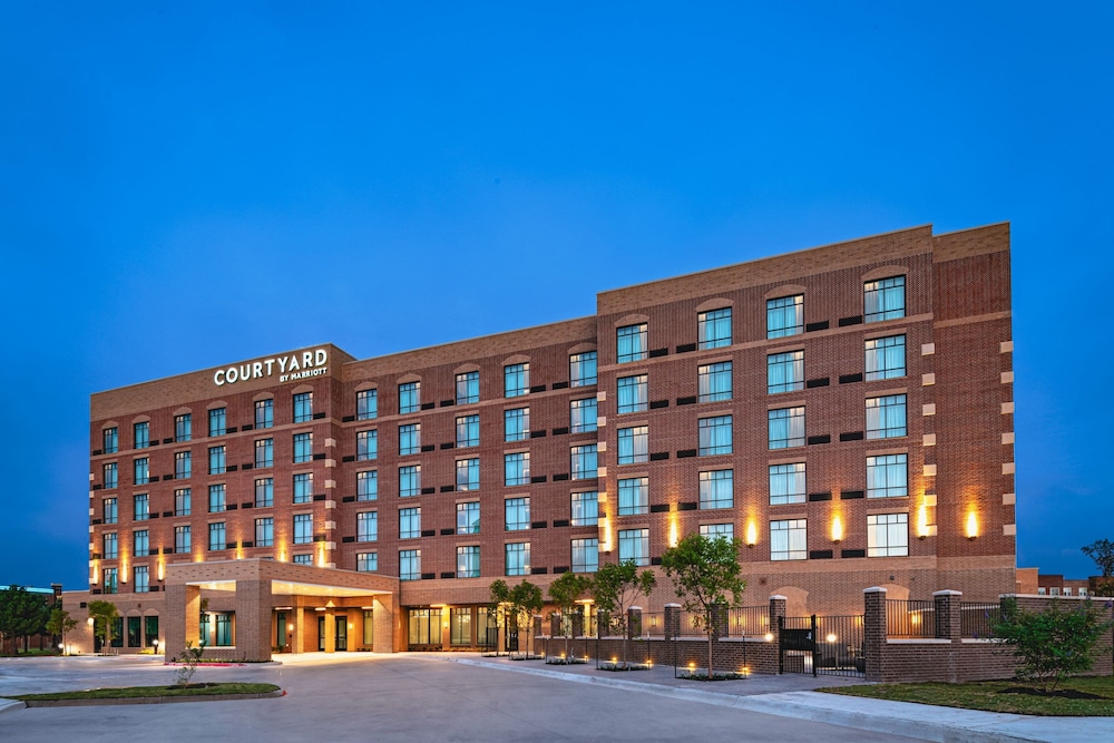 Courtyard By Marriott Dallas Frisco