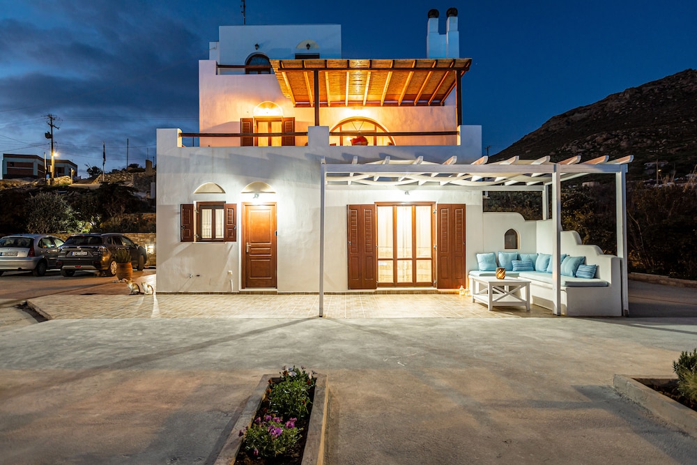 Villa Of Roses